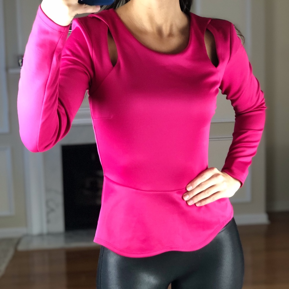 NWT BEBE Peplum Top w cut out Neckline, Small